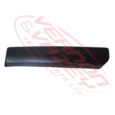 1688504-05 - STEP PANEL - LOWER GARNISH - L/H - NISSAN QUON 2006- AFTERMARKET