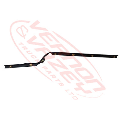 1693010-66S - WEATHERSTRIP - R/H FRONT DOOR - INNER - NISSAN ATLAS F23 1990- GENUINE RECYCLED