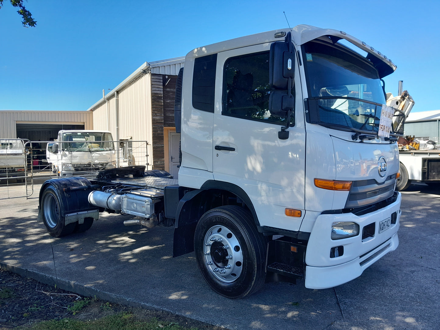 TRUCK FOR SALE - 2017 NISSAN UD WHITE