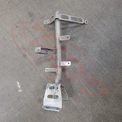 3092052-23S - MUDGUARD BRACKET - L/H - REAR - WIDE CAB - FV - ISUZU FRR/FSR/FTR/FVR 2008 GENUINE RECYCLED