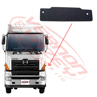 3186224-20 - FRONT CORNER PANEL - MOULDING - BELOW CORNER LAMP - L=R - HINO 700 2002- AFTERMARKET