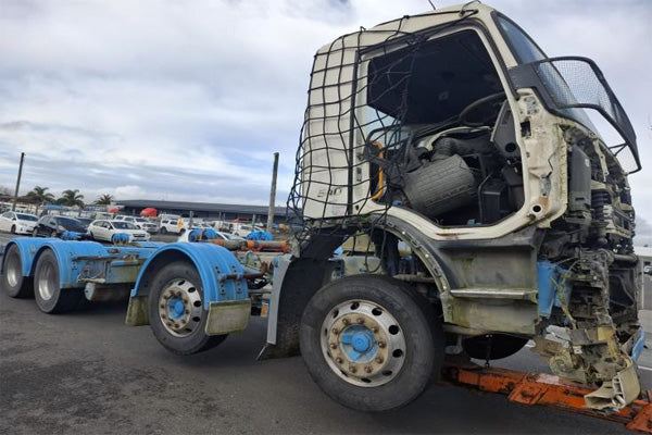 90131-DV-001 - VEHICLE FOR DISASSEMBLY - VOLVO FH/FM 2013-
