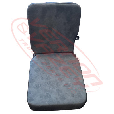 1688540-03S - SEAT -  CENTER - NISSAN QUON 2006- GENUINE RECYCLED