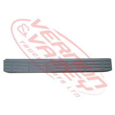 1688590-30 - FRONT BUMPER STEP - CENTRE - NISSAN QUON 2006-