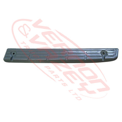 1688590-31S - FRONT BUMPER STEP - L/H - NISSAN QUON 2006- GENUINE RECYCLED