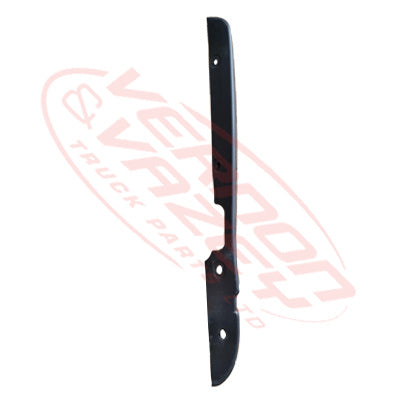3081090-88S - FRONT BUMPER END - 715MM - R/H - 2011- - ISUZU GIGA CVR/CXZ/CXM/EXR 2011- GENUINE RECYCLED