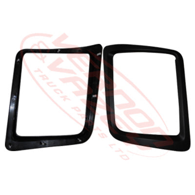 3081094-82S - HEADLAMP - SURROUND - R/H - 2011- - ISUZU GIGA CVR/CXZ/CXM/EXR 2011- GENUINE RECYCLED