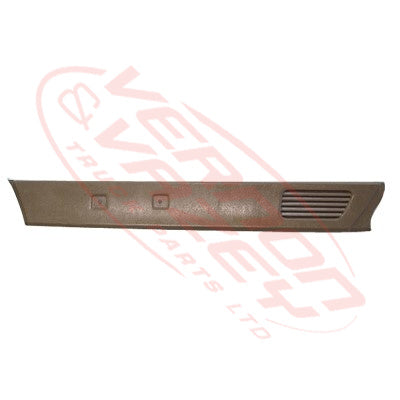 3091012-14S - SIDE UPPER  TRIM - R/H - ISUZU FRR/FSR/FTR 1996- GENUINE RECYCLED