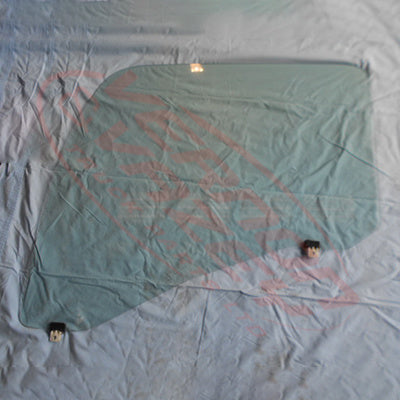 3092010-90S - GLASS - FRONT DOOR - L/H - WITH LOWER GLASS - ISUZU FRR/FSR/FTR/FVR 2008 GENUINE RECYCLED