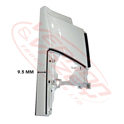 3092024-02S - FRONT CORNER PANEL - R/H - W/O MIRROR - ISUZU FRR/FSR/FTR/FVR 2008 - H/L IN CORNER PANEL GENUINE RECYCLED