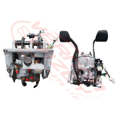 3092035-02S - BRAKE & CLUTCH PEDAL ASSEMBLY - ISUZU FRR/FSR/FTR/FVR 2008 GENUINE RECYCLED