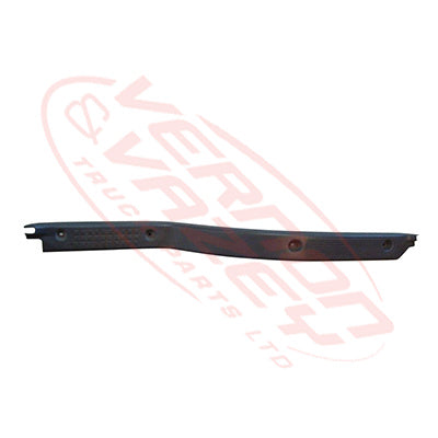 3097200-12S - GUARD - KICK TRIM - R/H - ISUZU NKR/NPR 2009- GENUINE RECYCLED