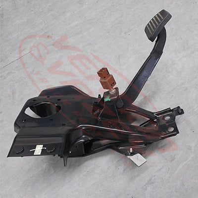 3097265-05S - BRAKE PEDAL BOX - ISUZU NKR/NPR 2009- GENUINE RECYCLED