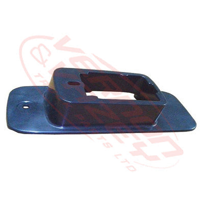 3097297-20S - SIDE LAMP SURROUND - R/H - IN DOOR - HIGH - ISUZU NKR/NPR 2009- GENUINE RECYCLED