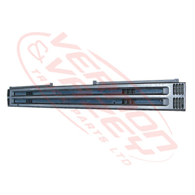 3486099-06S - GRILLE - UPPER - W/CAB - MAZDA T3500/T4100 1989-    WG GENUINE RECYCLED