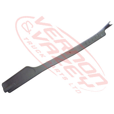 3486200-01S - GUARD KICK TRIM - L/H - MAZDA TITAN WF 2006- GENUINE RECYCLED