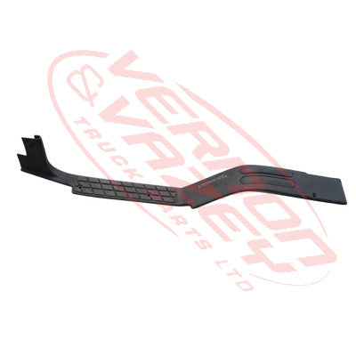 3787000-02S - GUARD - KICK TRIM - R/H - MITSUBISHI FM615/FK516 1994- GENUINE RECYCLED