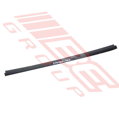 3787010-94S - WEATHERSTRIP - FRONT DOOR - RH - OUTER - MITSUBISHI FM615/FK516 1994- GENUINE RECYCLED