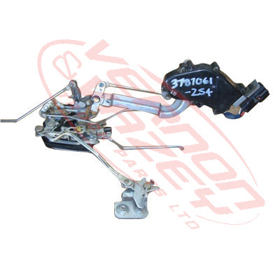 3787061-2S4 - DOOR CATCH - R/H - C/LOCKING - 4PIN - MITSUBISHI FM615/FK516 1994- GENUINE RECYCLED