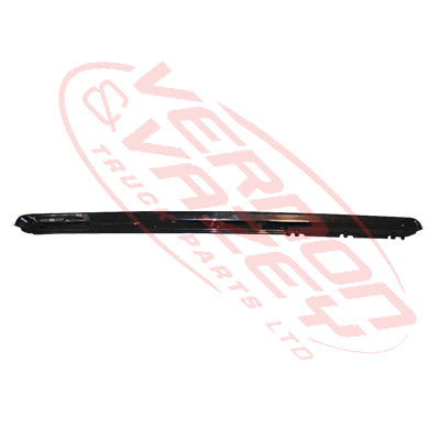 3787099-23S - GRILLE - UPPER GARNISH - NARROW - MITSUBISHI FM615/FK516 2000- GENUINE RECYCLED