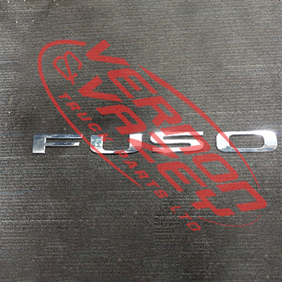 3787120-30S - BADGE - FRONT PANEL - FUSO - MITSUBISHI FIGHTER 2006- GENUINE RECYCLED