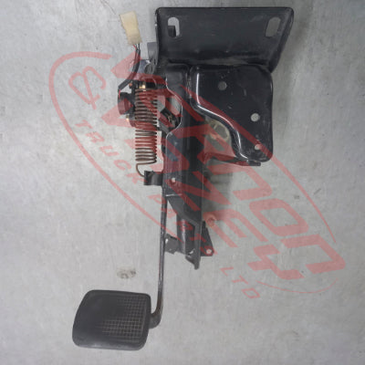 3788035-03S - CLUTCH PEDAL ASSEMBLY - MITSUBISHI FP517/FP519/FP350 1997- GENUINE RECYCLED