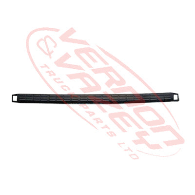 3788090-17S - FRONT BUMPER PROTECTOR - CENTRE - MITSUBISHI FP517/FP519/FP350 1997- GENUINE RECYCLED