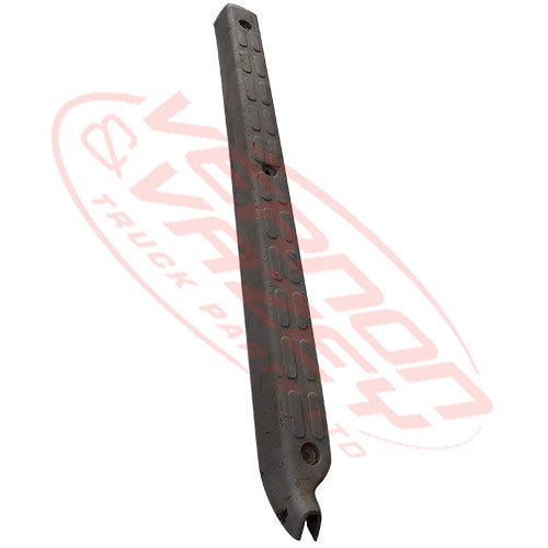 8187000-2S - GUARD KICK TRIM - RH REAR - TOYOTA DYNA XZU3 / XZU4 2000- DOUBLE CAB GENUINE RECYCLED