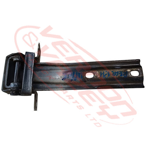 8187010-94S - DOOR HINGE - UPPER - R=L - REAR - TOYOTA DYNA XZU3 / XZU4 2000- GENUINE RECYCLED