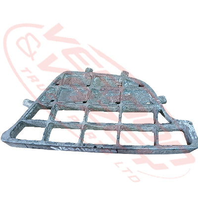 1684104-03S - STEP - ALLOY - L=R - UPPER - 4 BOLT TYPE - NISSAN CONDOR MK/PK 2011- GENUINE RECYCLED